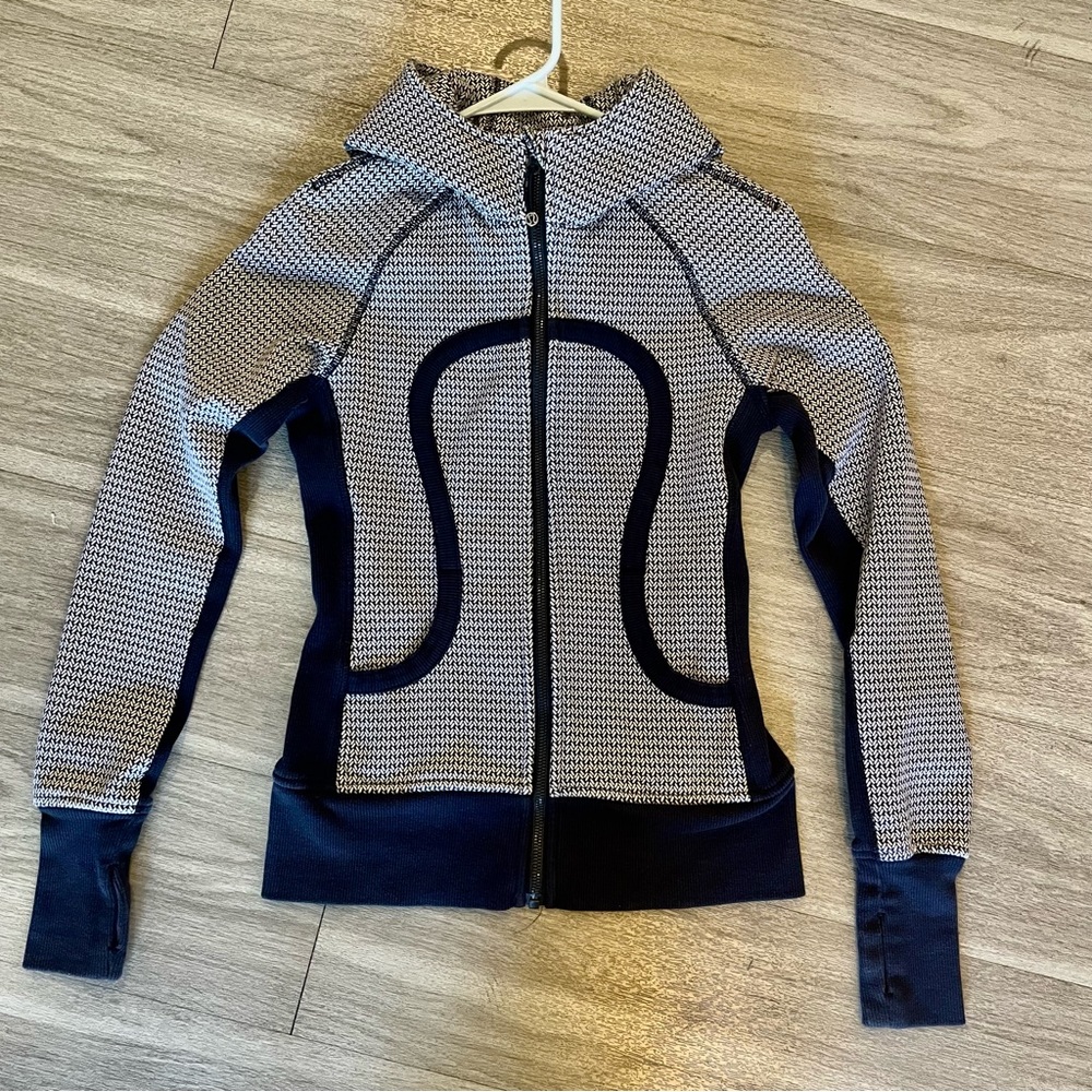 Lululemon Washi Weave Angel Wing Scuba Hoodie
Full Zip Navy Blue RARE